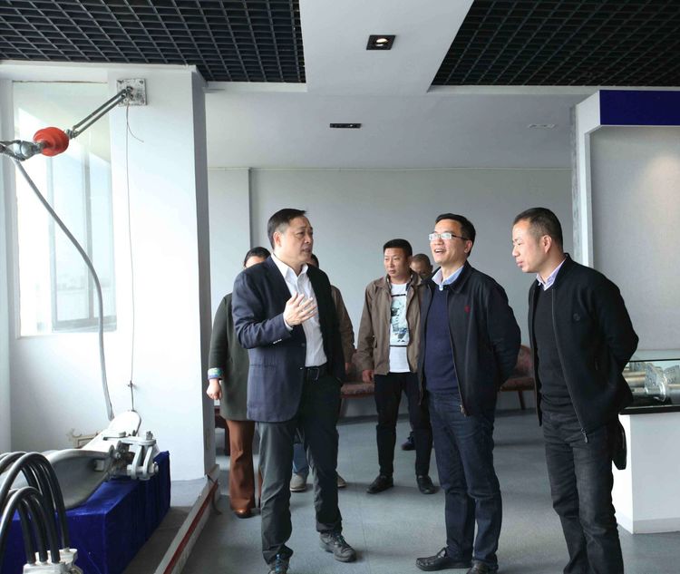 温州市统计局党组副书记、副局长陈孝金贴身向导银娱优越会电气集团生长